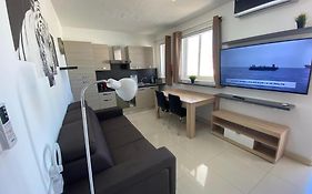 Lovely 1-Bedroom Fully Equipped Rental Unit